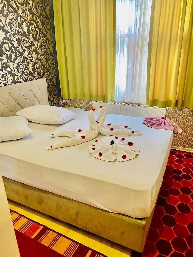 White Hotel Beyaz Suites Istanbul 2*,